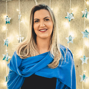 Cláudia Lara Fonseca