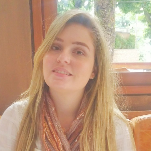 Camila Campos Sales